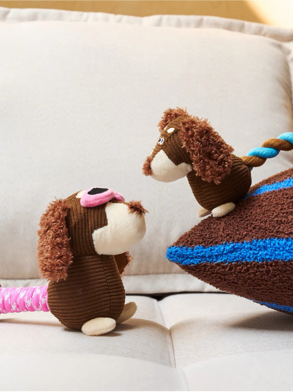 Peachfield & Co. x zeze Monica Corduroy Plush Rope Squeaky Dog Toy – Small