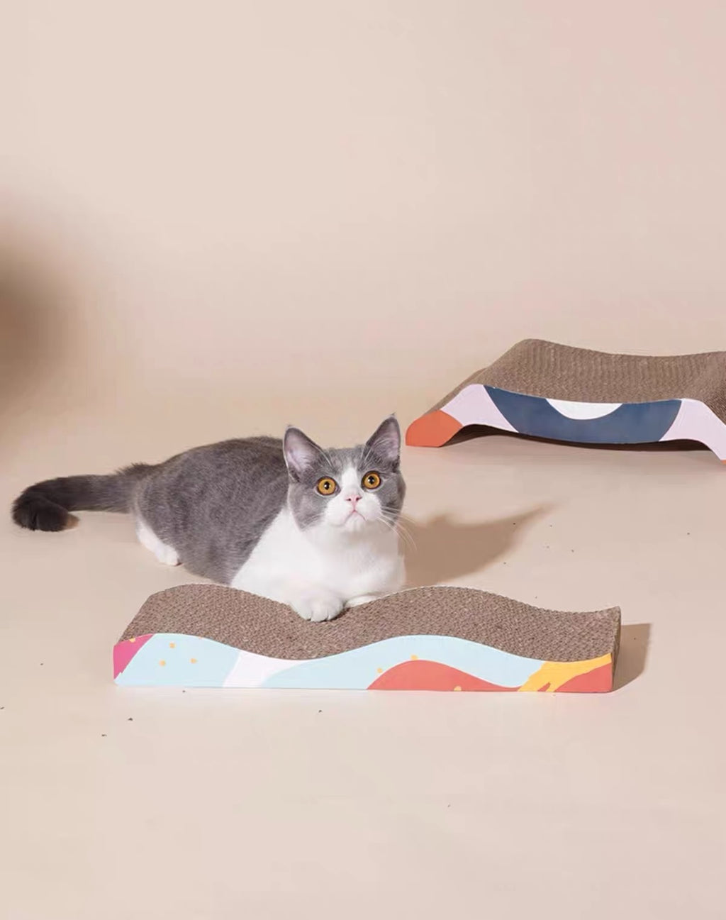 Peachfield & Co. x zeze Simple Wave Cat Scratcher & Lounge Board